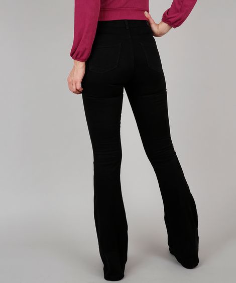 Calça de Sarja Feminina Flare Preta