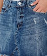 Saia-Jeans-Feminina-Curta-com-Recorte-e-Puidos-Barra-Desfiada-Azul-Escuro-9751071-Azul_Escuro_4