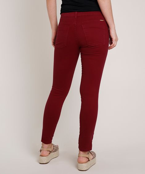 Calça de Sarja Feminina Skinny com Zíper na Barra Vinho