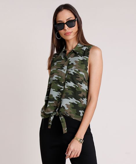 Camisa Feminina Estampado Camuflado com Bolso e Nó Sem Manga Verde Militar