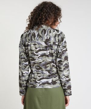 Jaqueta Feminina Estampada Camuflada em Linho com Cordão e Bolsos Verde Militar