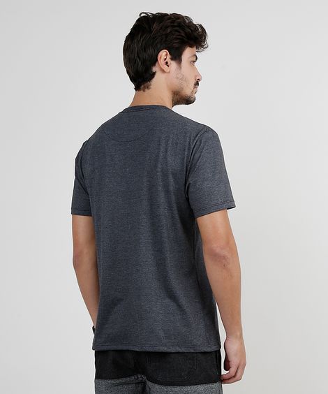 Camiseta Masculina com Bolso Estampado Floral Manga Curta Gola Careca Cinza Mescla Escuro