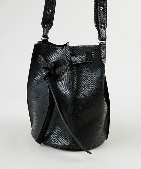 Bolsa Feminina Bucket Média Transversal Texturizada Cobra Preta
