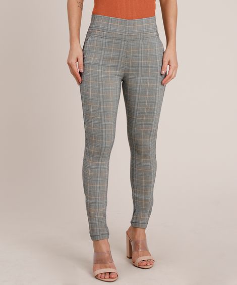 Calça Legging Feminina em Jacquard Estampada Xadrez Cintura Média Cinza