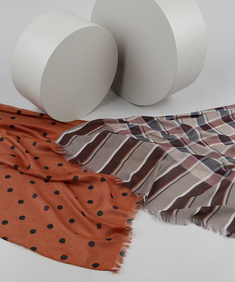 Kit de 2 Lenços Feminino Estampados Xadrez e Poá Marrom