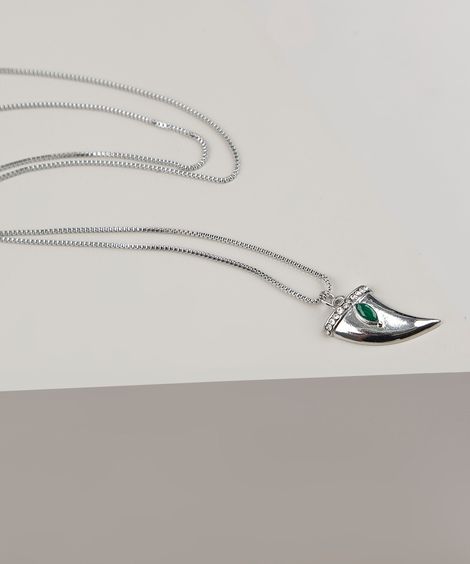 Colar Feminino Longo com Pingente Prateado