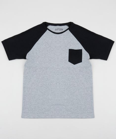 Camiseta Juvenil com Bolso Estampado Manga Curta Raglan Preta