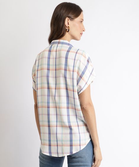 Camisa Feminina Estampada Xadrez com Bolso e Nó Manga Curta Off White