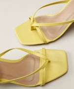 Sandalia-Feminina-Oneself-Salto-Medio-Grosso-com-Tiras-Finas-Amarela-9966899-Amarelo_3