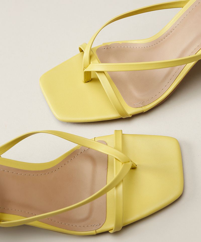 Sandalia-Feminina-Oneself-Salto-Medio-Grosso-com-Tiras-Finas-Amarela-9966899-Amarelo_3