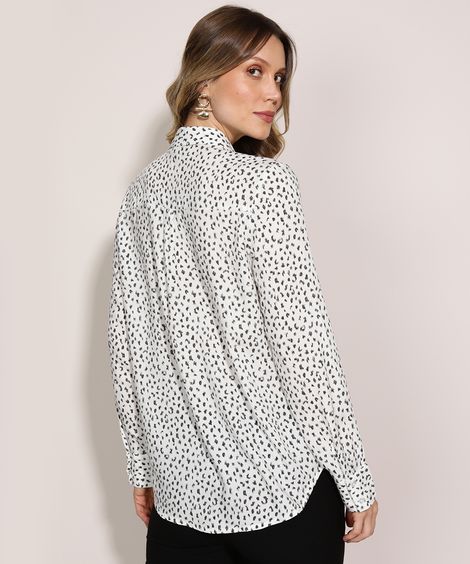 Camisa Feminina Estampada Animal Print de Onça Manga Longa Off White