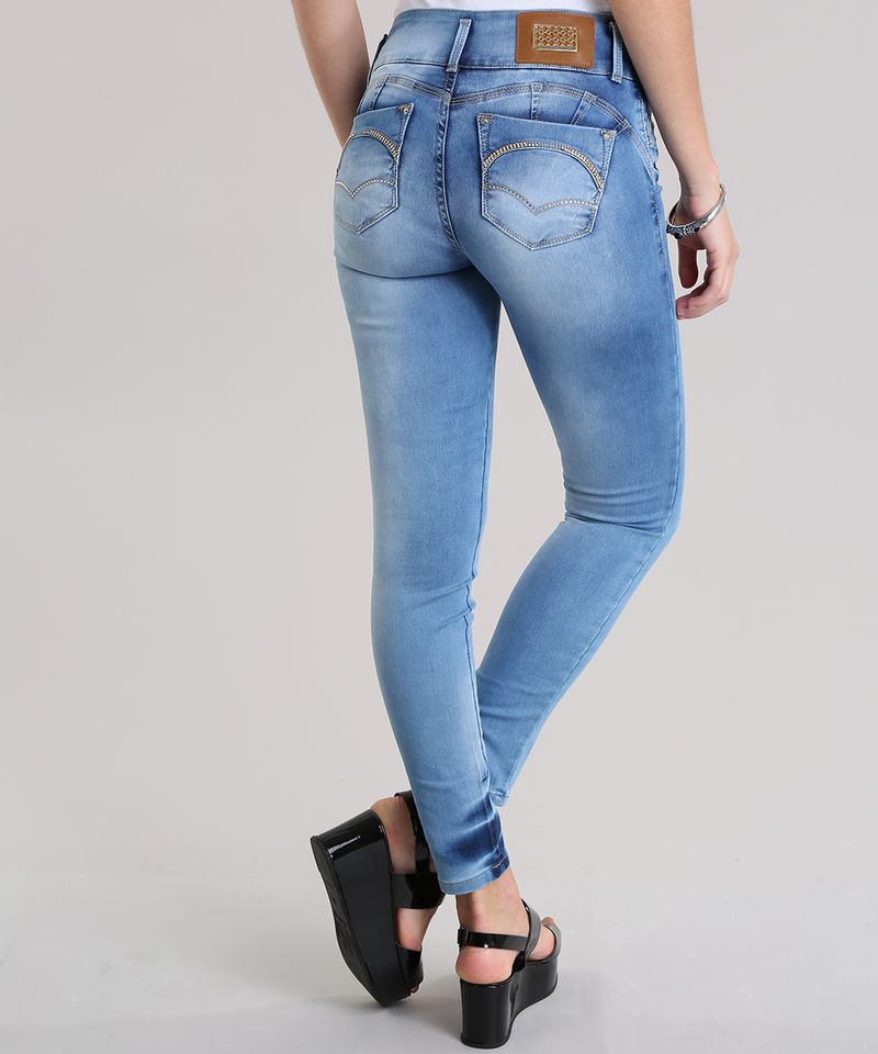 Calça Jeans Super Skinny Modela Bumbum Sawary Azul Médio Canda