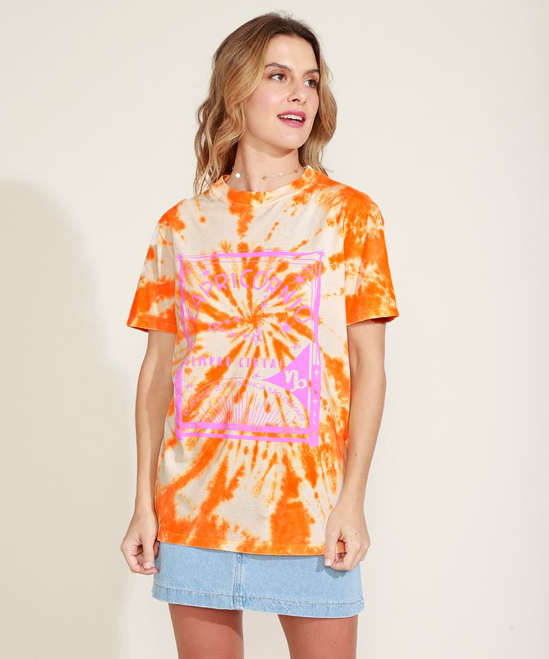 Blusa-Feminina-Signo-Capricornio-Estampada-Tie-Dye-Manga-Curta-Decote-Redondo-Mostarda-9964704-Mostarda_1