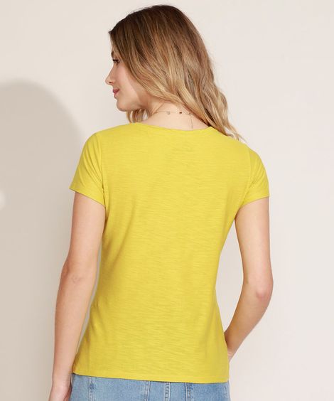 blusa feminina básica flamê manga curta decote v mostarda claro