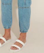 Calca-Jeans-Feminina-Jogger-Cintura-Media-com-Faixa-para-Amarrar-Azul-Claro-9971597-Azul_Claro_4