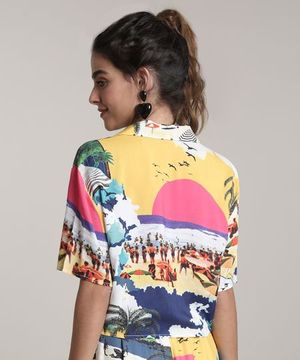 Camisa Feminina Cropped Estampada Praiana com Nó Manga Curta Amarela