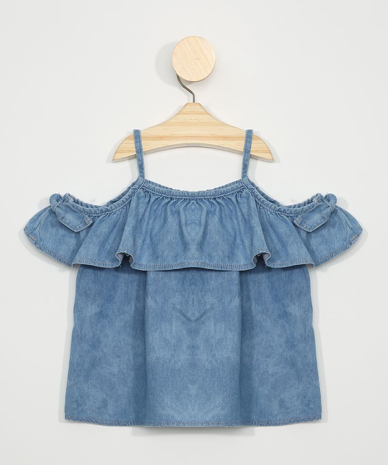 blusa jeans infantil com babado open shoulder manga curta azul médio - C&A