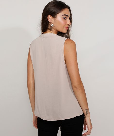 Regata Social Feminina Transpassada com Franzidos Decote V Bege Claro