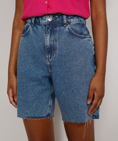 Bermuda Jeans Feminina Cintura Alta Marmorizada com Barra a Fio Azul Médio