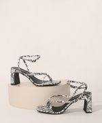 Sandalia-Feminina-Salto-Medio-Estampada-Animal-Print-Cobra-Oneself-Preta-9984391-Preto_1