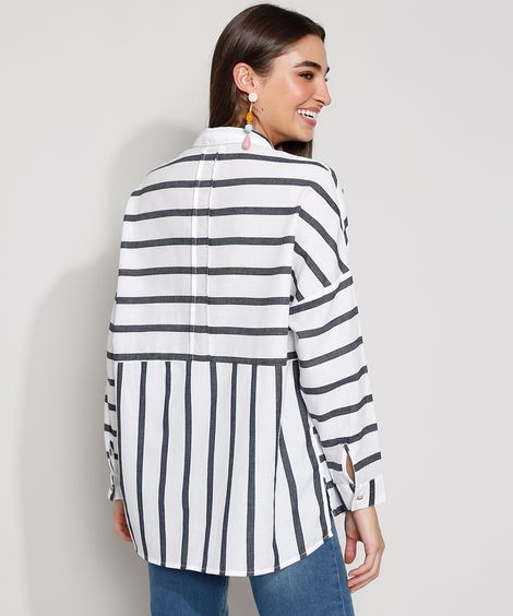 Camisa Feminina Manga Longa Listrada com Bolsos Off White