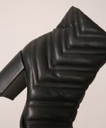 Bota-Feminina-Oneself-Salto-Alto-Matelasse-Cano-Baixo-Preta-9985427-Preto_3