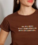 Camiseta-Feminina-Manga-Curta--Autossabotagem--Decote-Redondo-Marrom-9981920-Marrom_4