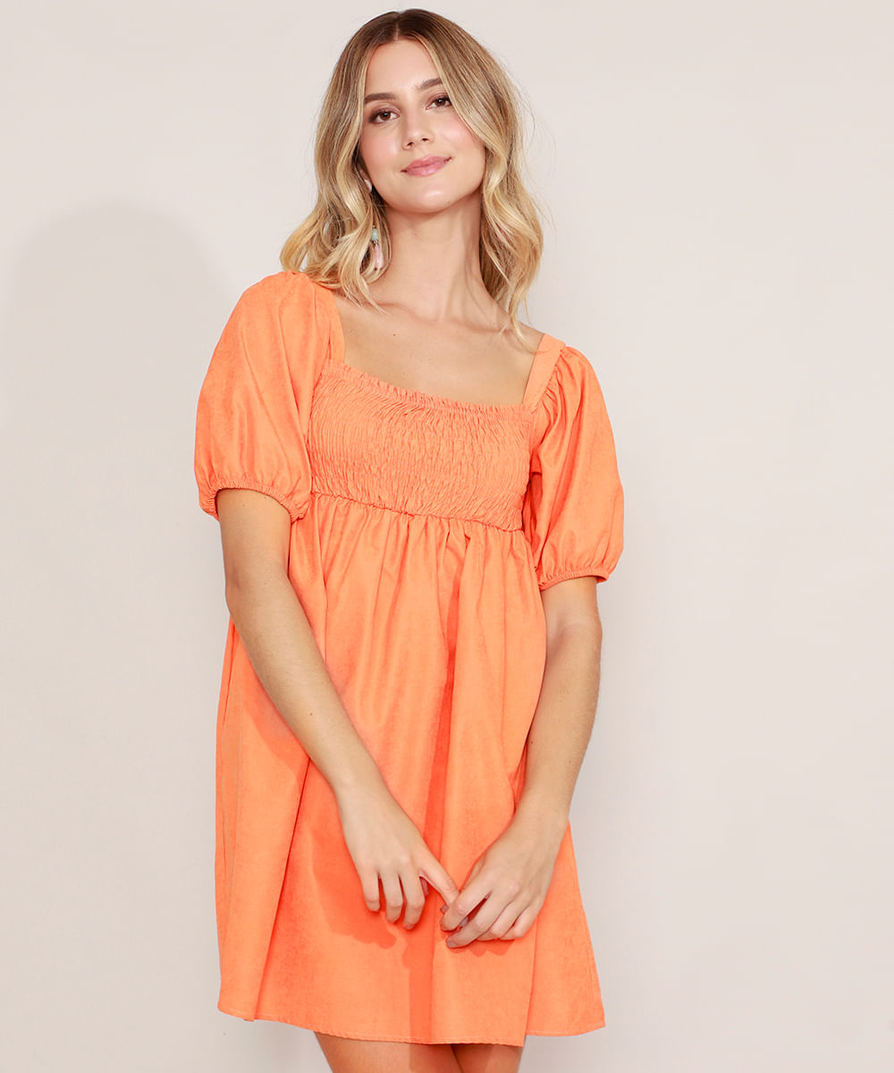 Vestido curto com franzido laranja, da C&A