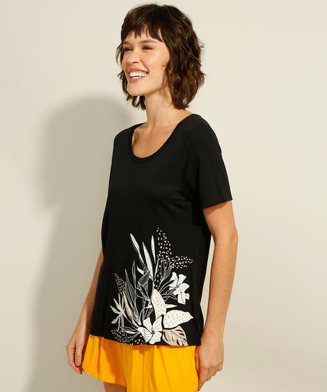 Camiseta Ampla Folhagem Manga Curta Decote Redondo Preta