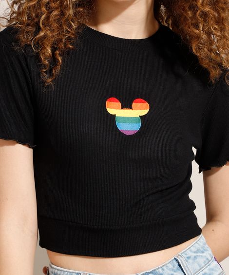 Camiseta Cropped Canelada Mickey com Bordado e Frufru Manga Curta Decote Redondo Preta