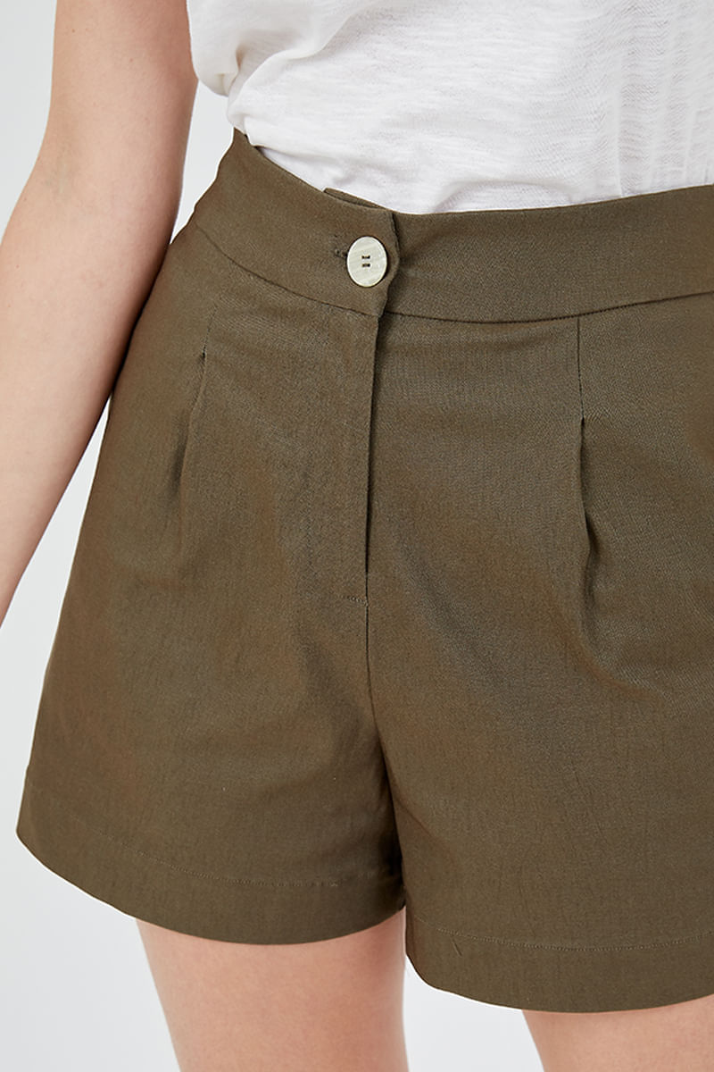 short alfaiataria verde militar