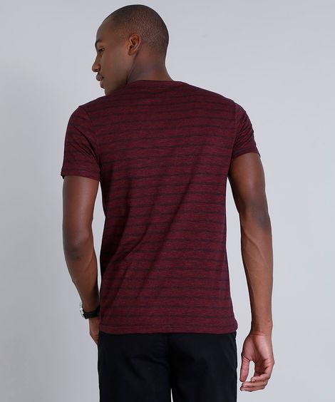 Camiseta Masculina Slim Fit Listrada com Bolso Manga Curta Gola Careca  Vinho