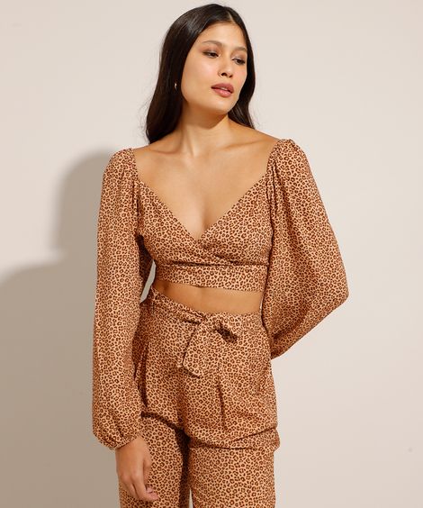 Blusa Cropped de Viscose Estampada Animal Print Onça Manga Bufante Decote V Bege