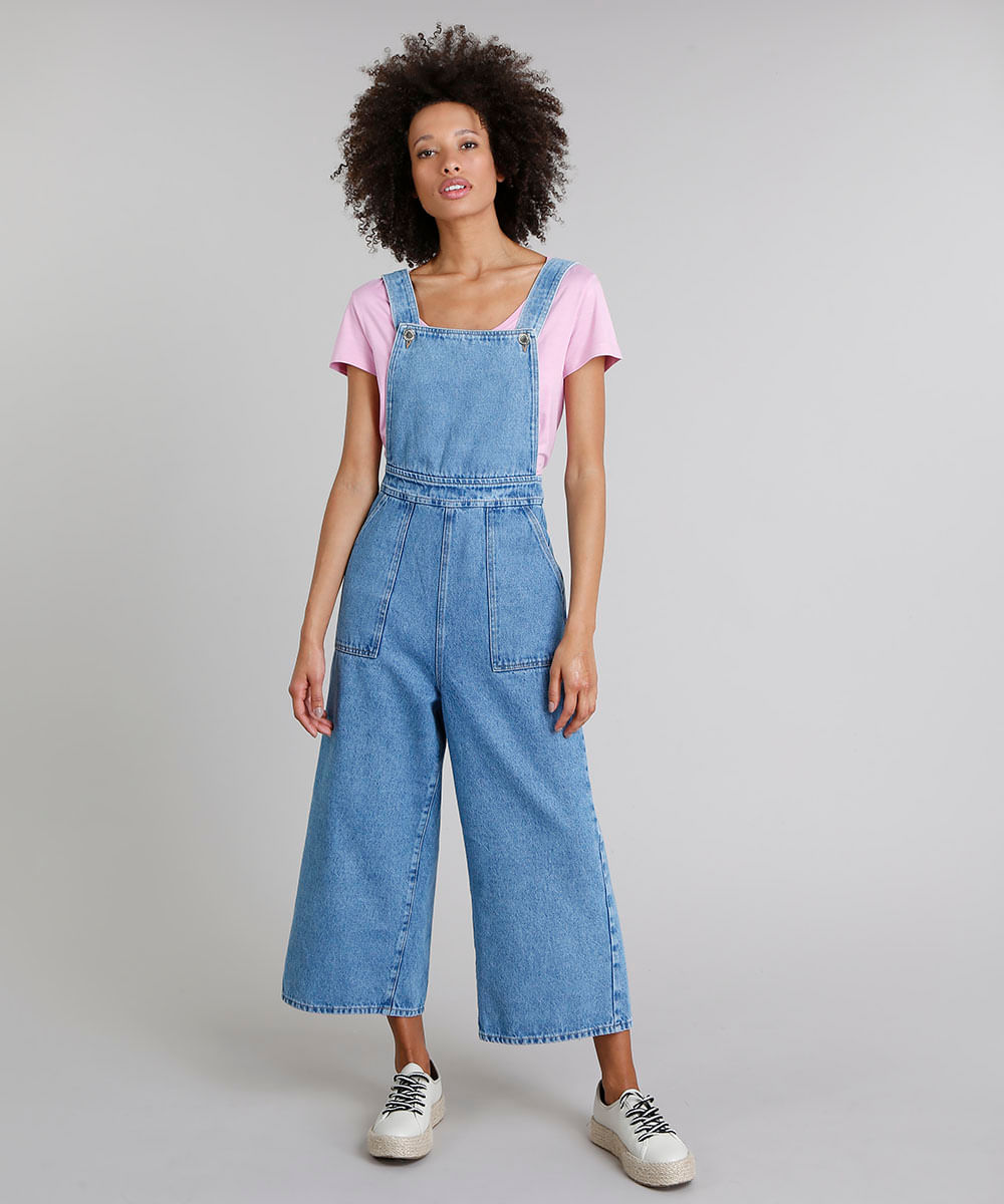 Macacão Jeans Feminino Mindset Pantacourt com Bolsos Azul Claro Menor preço em Macacão Jeans Feminino Mindset Pantacourt com Bolsos Azul Claro