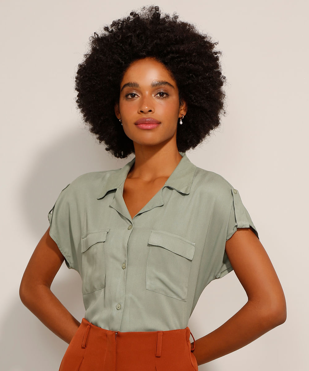 camisa manga curta verde militar