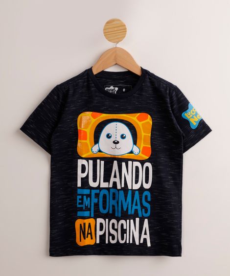 Camiseta Infantil Foca "Pulando em Formas na Piscina" Luccas Neto Manga Curta Azul Marinho