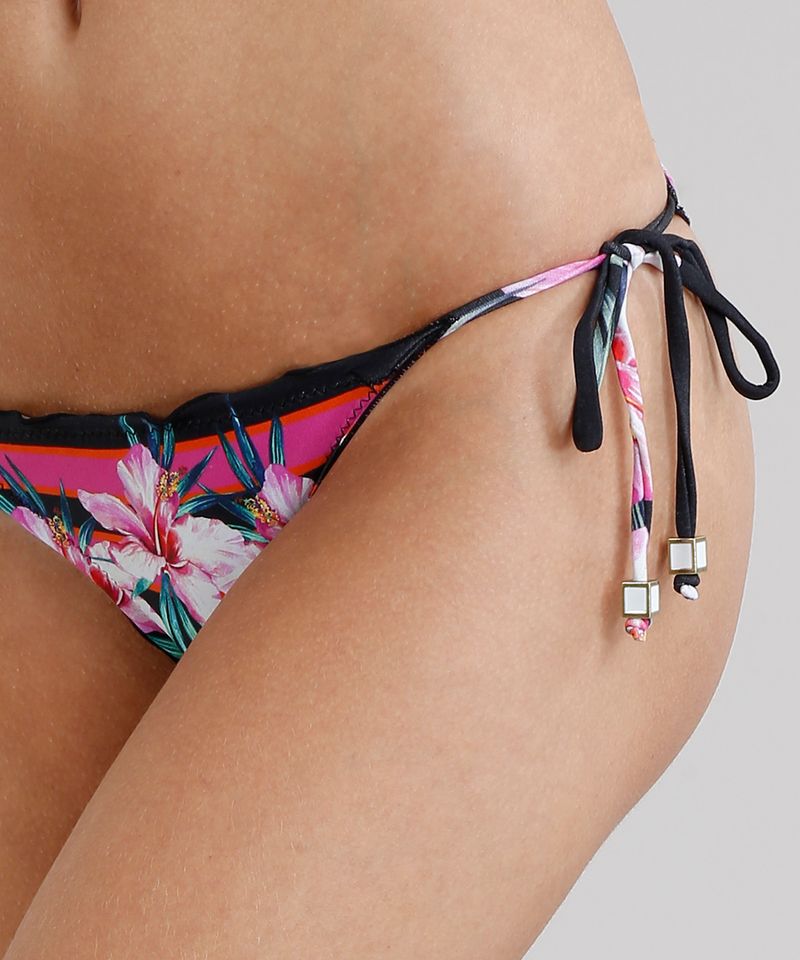 Biquini-Calcinha-Tanga-Levanta-Bumbum-Estampada-Floral-com-Protecao-UV50--Preto-9284368-Preto_4