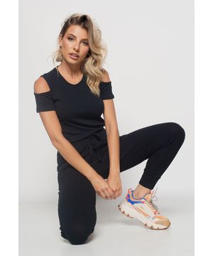 Conjunto  Comfy Com Blusa Ombro Vazado e Jogger Canelada Preto