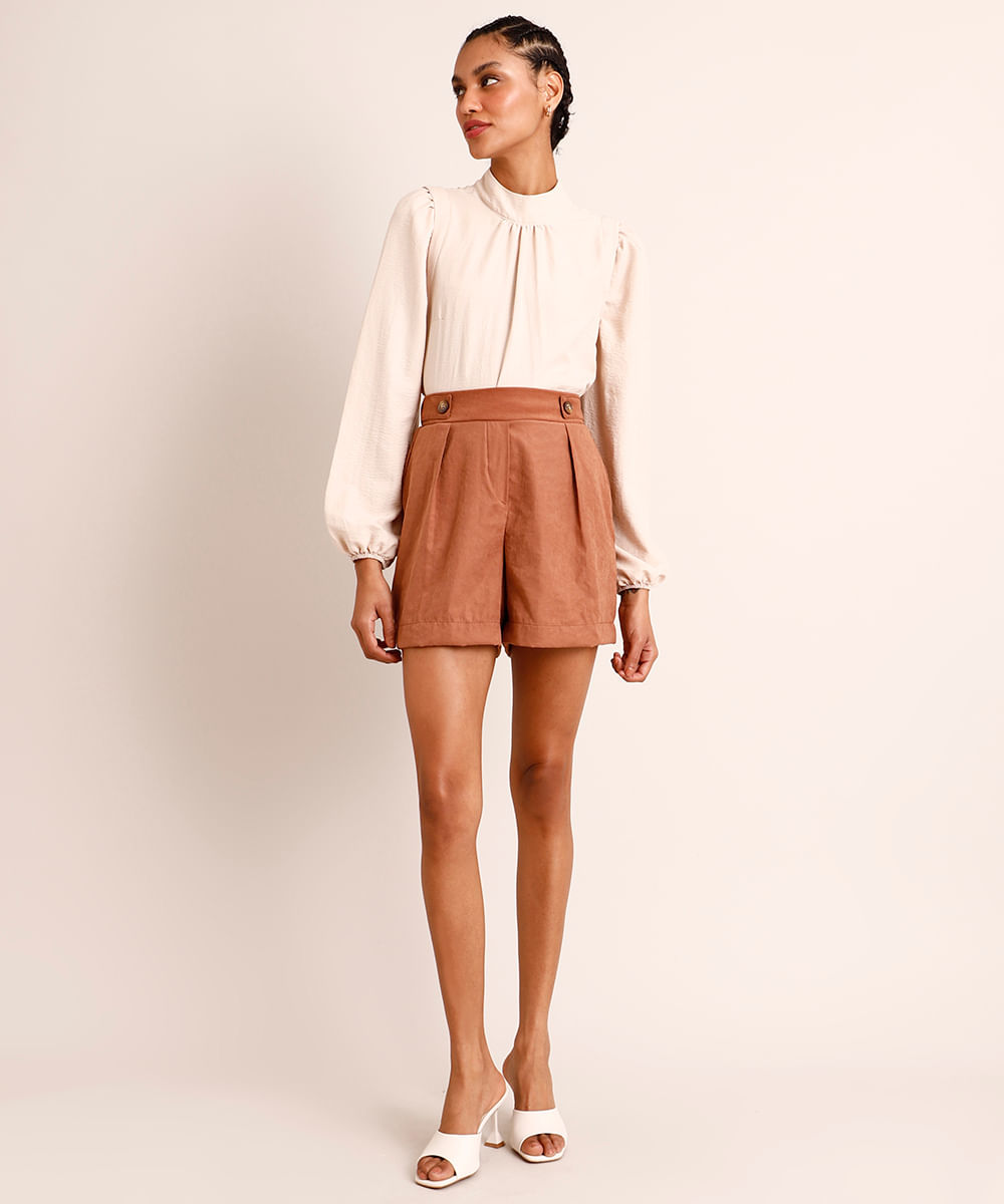 Short Reto Cintura Alta com Pregas Marrom Menor preço em Short Reto Cintura Alta com Pregas Marrom