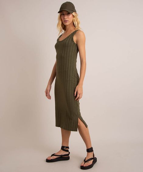 vestido canelado midi básico com fenda alça média decote redondo  verde militar