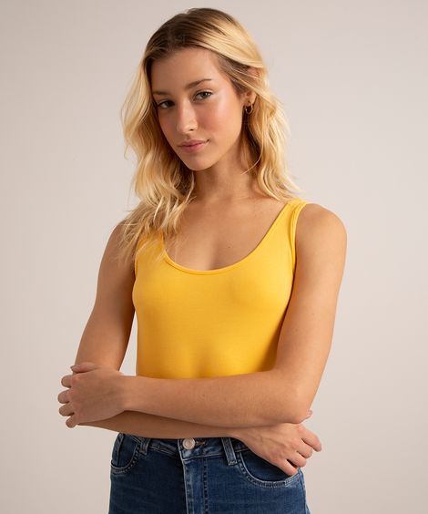 regata básica decote redondo amarelo médio