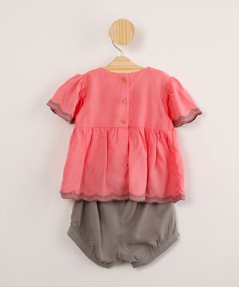 conjunto infantil de blusa manga curta com babados rosa + short  chumbo