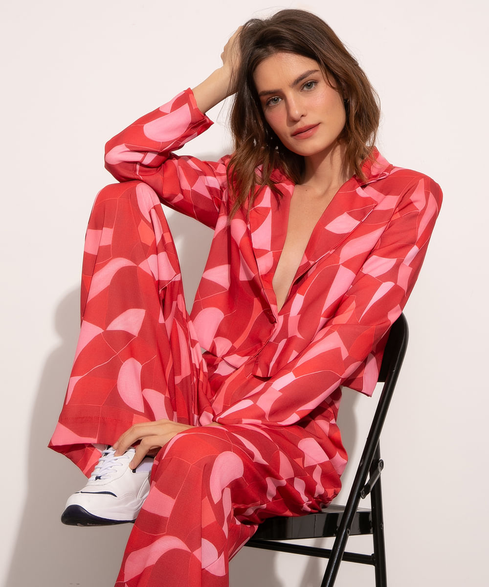 Blazer cropped com estampa abstrata, da C&A