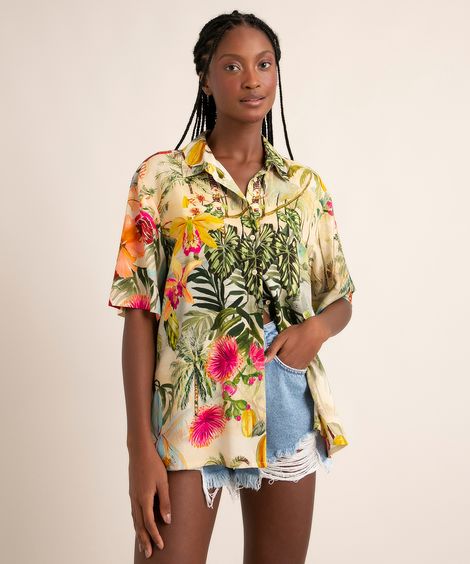 camisa de viscose estampada flor de jambo manga curta além dos mares salvador preta gil  bege