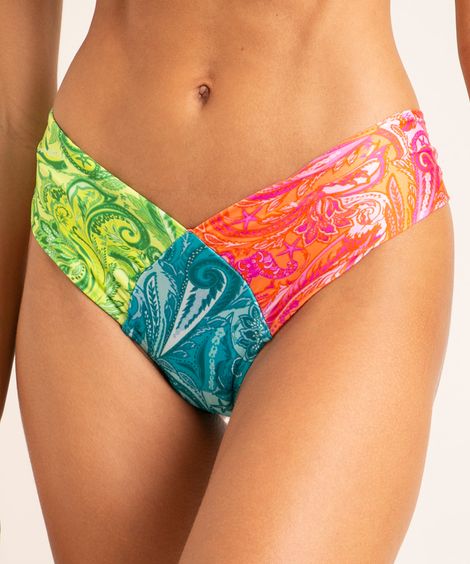 biquíni calcinha tanga estampado paisley proteção uv50+ além dos mares noronha manu gavassi multicor