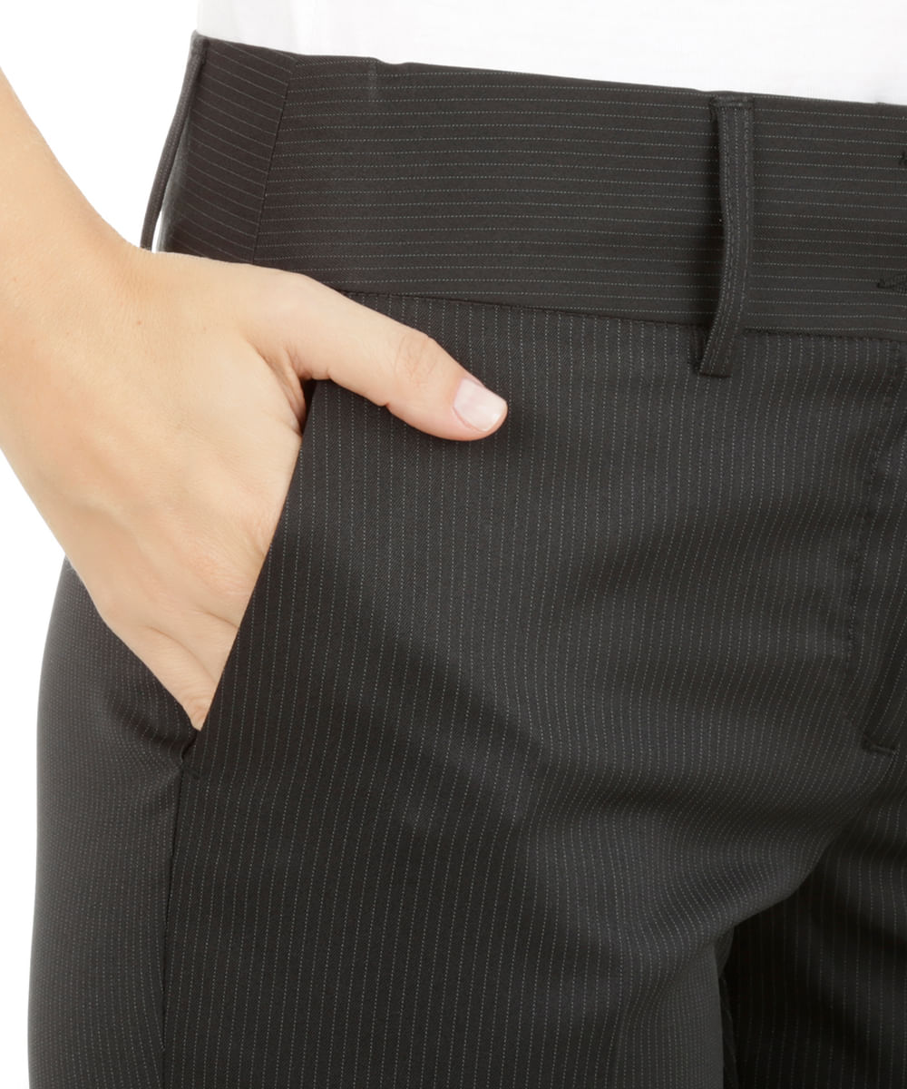 Calça Reta Risca de Giz Preta