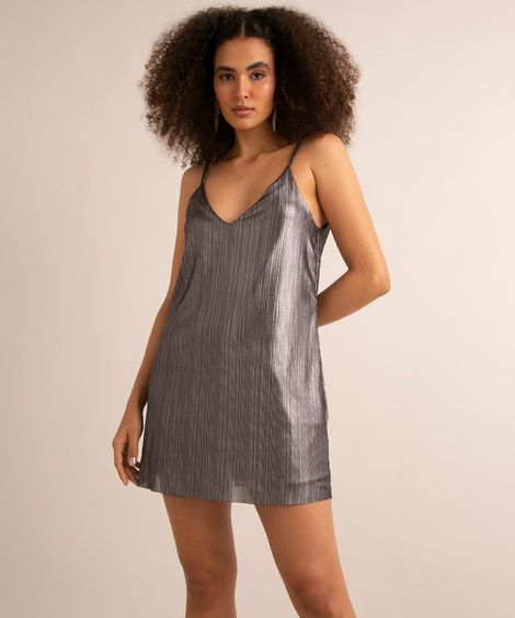 vestido curto plissado alça fina decote v chumbo