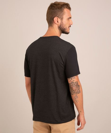 Camiseta Masculina Manga Curta com Bolso Gola Careca Preta