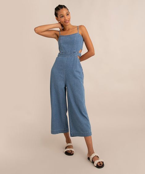 macacão jeans cut out com amarração alça fina azul médio