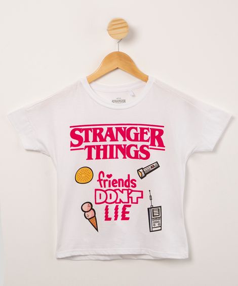 blusa juvenil de algodão "friends don't lie" stranger things manga curta off white